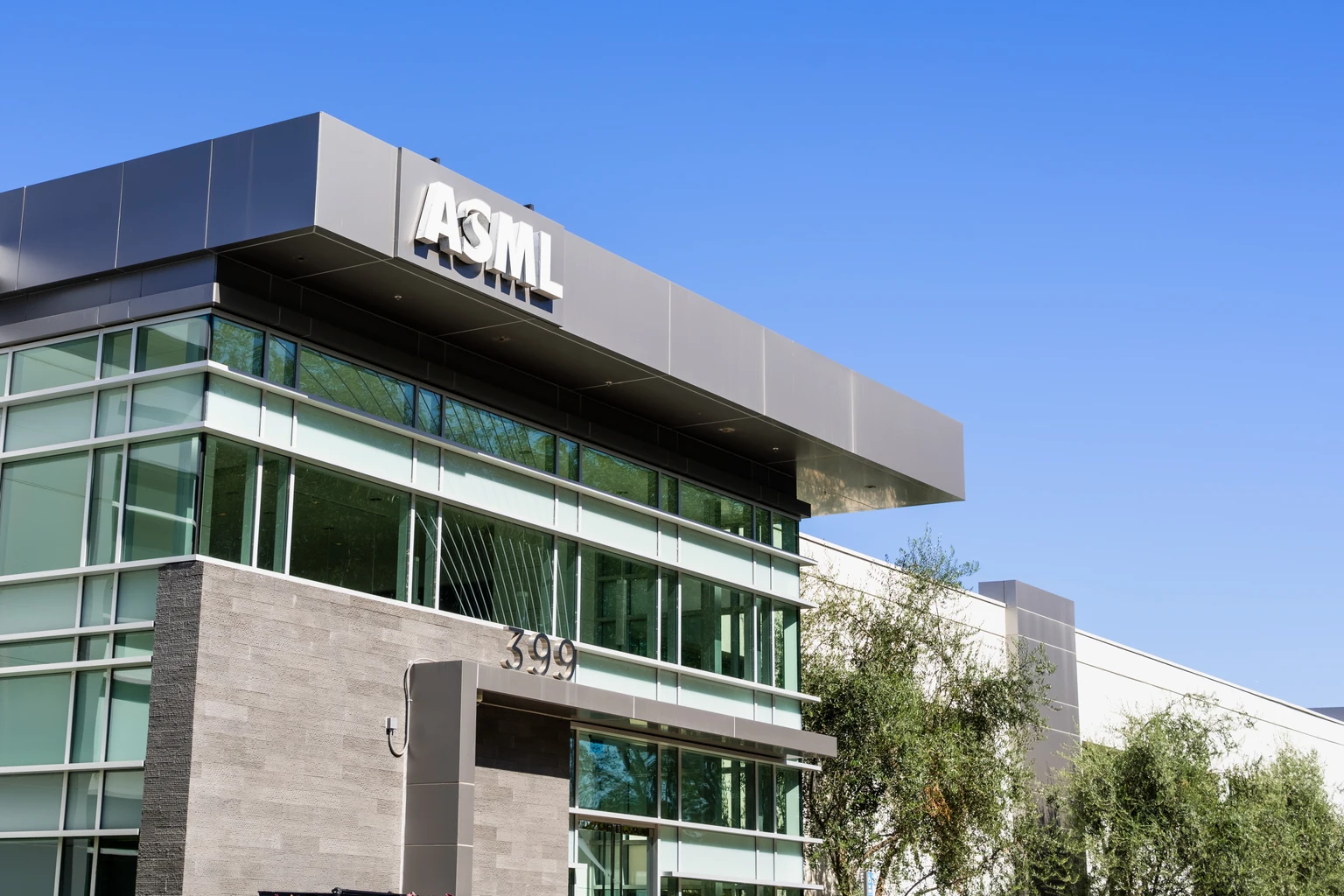 ASML: Numerous Reasons To Buy Before Q3 Earnings