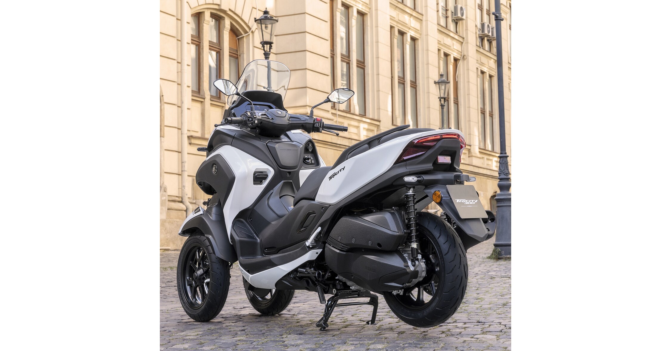 Autoliv and Yamaha Motor Introduce Airbag for Commuter Scooter