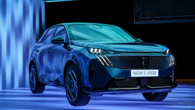 Autos giant Peugeot is trialing driverless tech — with a twist — for Amazon-style deliveries