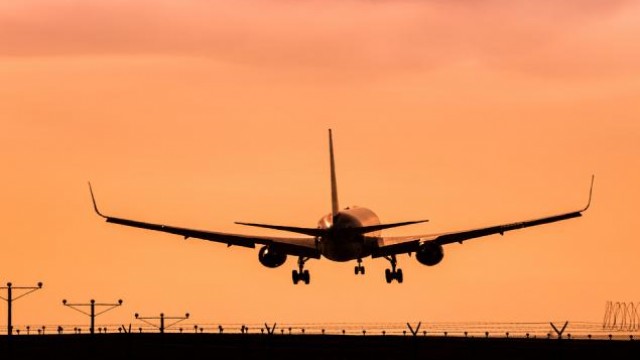 AZUL Posts Wider-Than-Expected Q1 Loss, Sees Y/Y Revenue Rise