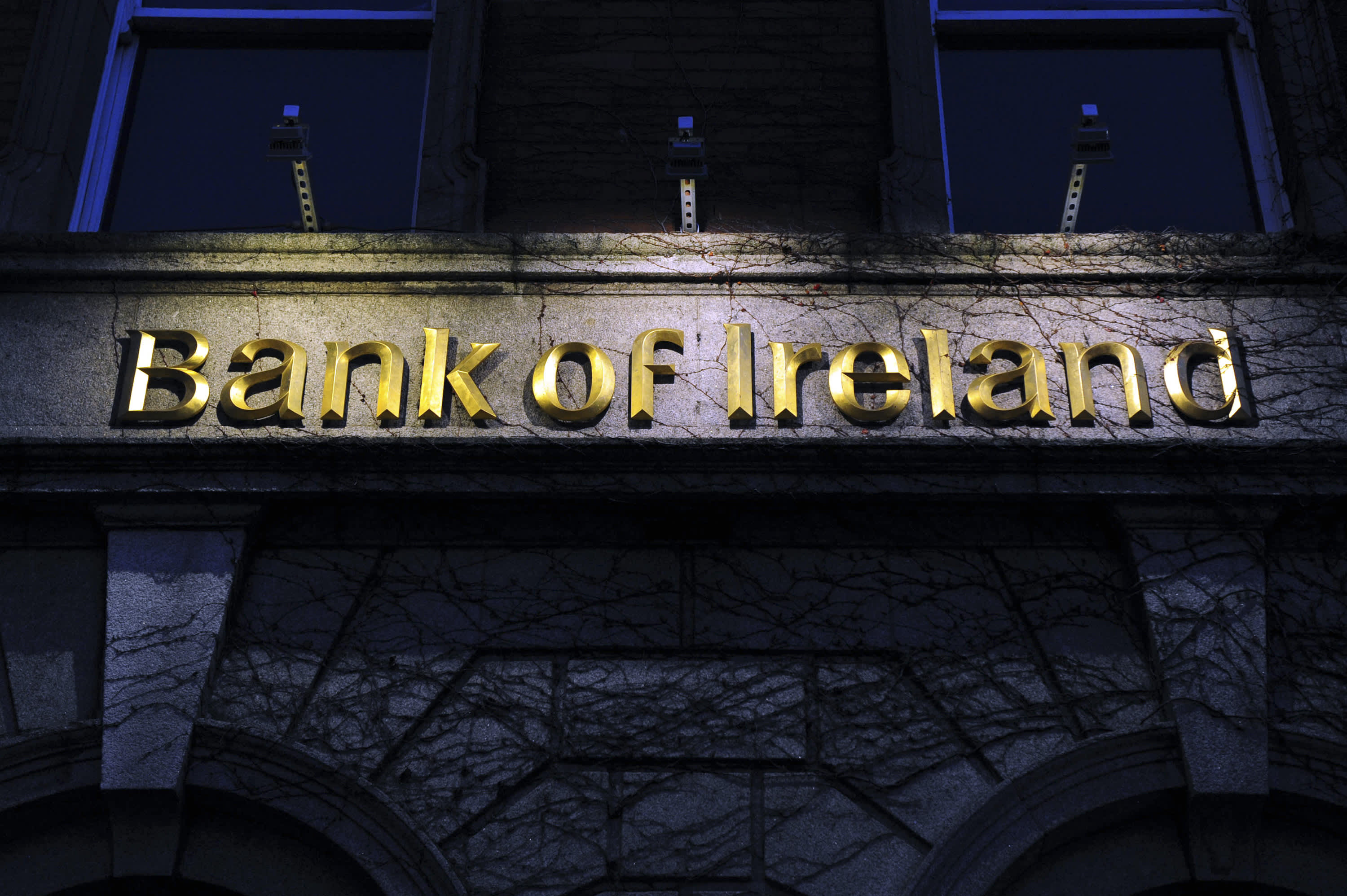 https://images.financialmodelingprep.com/news/bank-of-ireland-chief-says-the-economy-is-showing-20200918.jpg