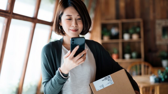 https://images.financialmodelingprep.com/news/baozun-buying-opportunity-amid-temporary-macro-headwinds-20240410.jpg