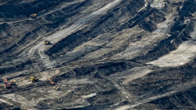 Barrick Gold trades higher, production up slightly