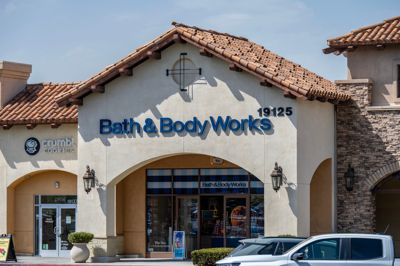 Bath & Body Works: With Dividend In Danger, Investors Should Shift To Bonds