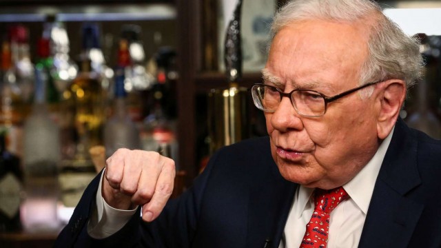 Berkshire Hathaway Stock Gets No Lift From Surge in Apple Shares