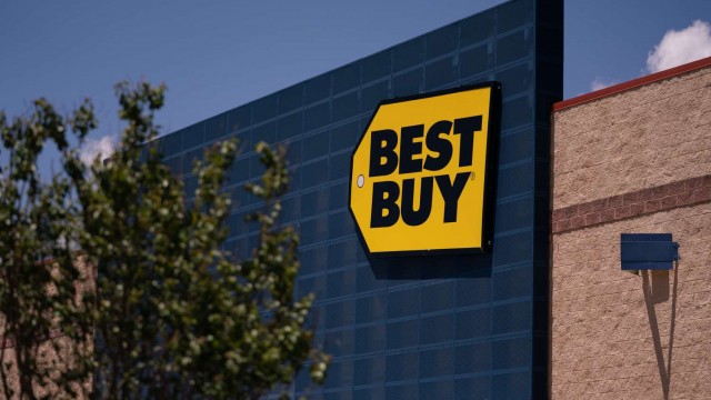 Best Buy Beats Profit Estimates on Services, Membership, and Laptop Demand