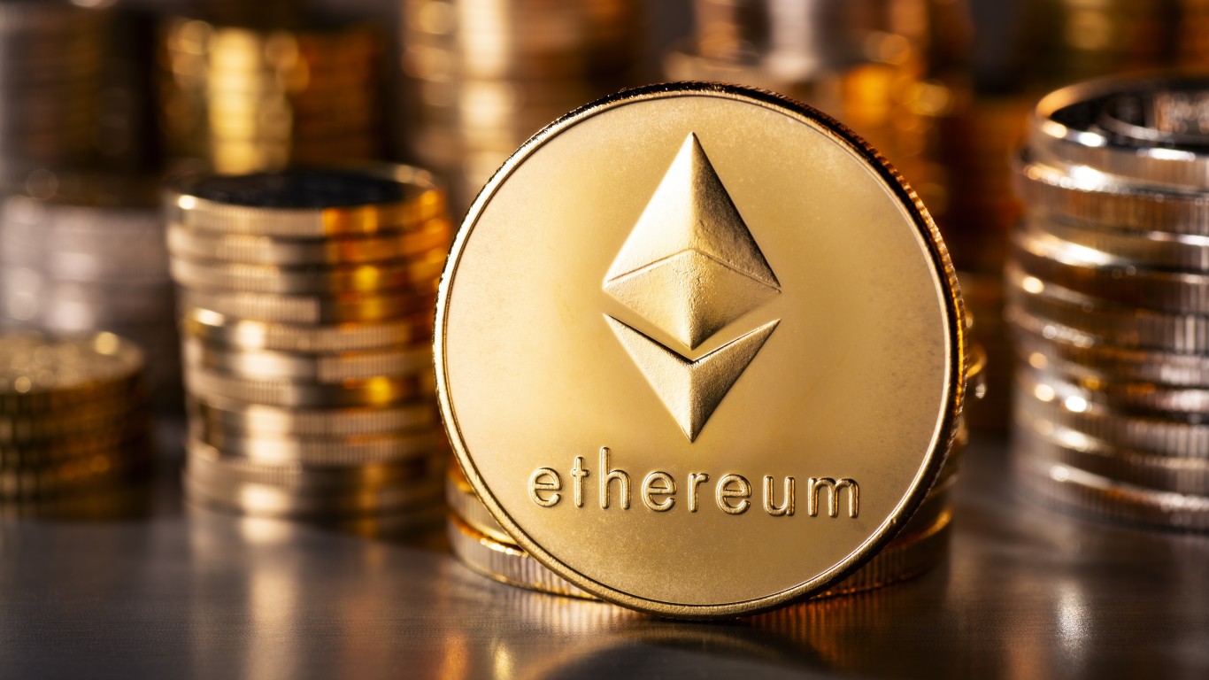 Better Buy Right Now: Arbitrum, Up 37% This Month, Ethereum or Bitcoin?