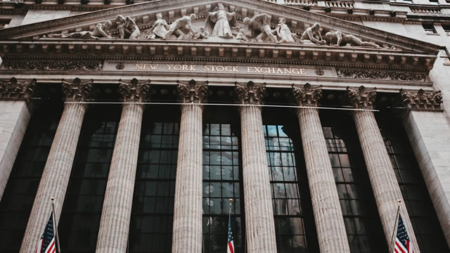 Big Tech Dominance: 5 Companies Projected To Lap Average S&P 500 Stock's Earnings Growth