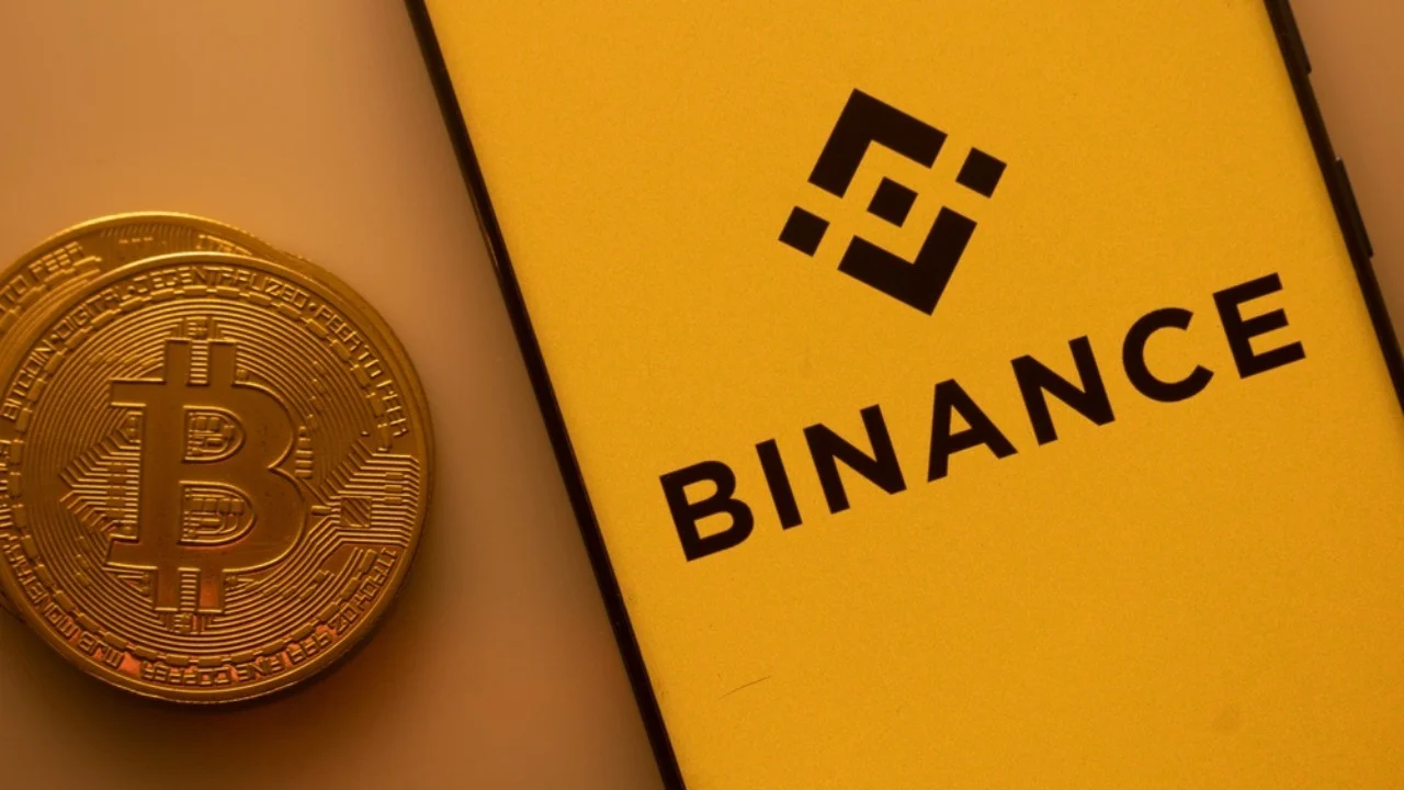 Binance Reserves Hit 693,000 BTC as Bitcoin's Price Faces $85K Wall