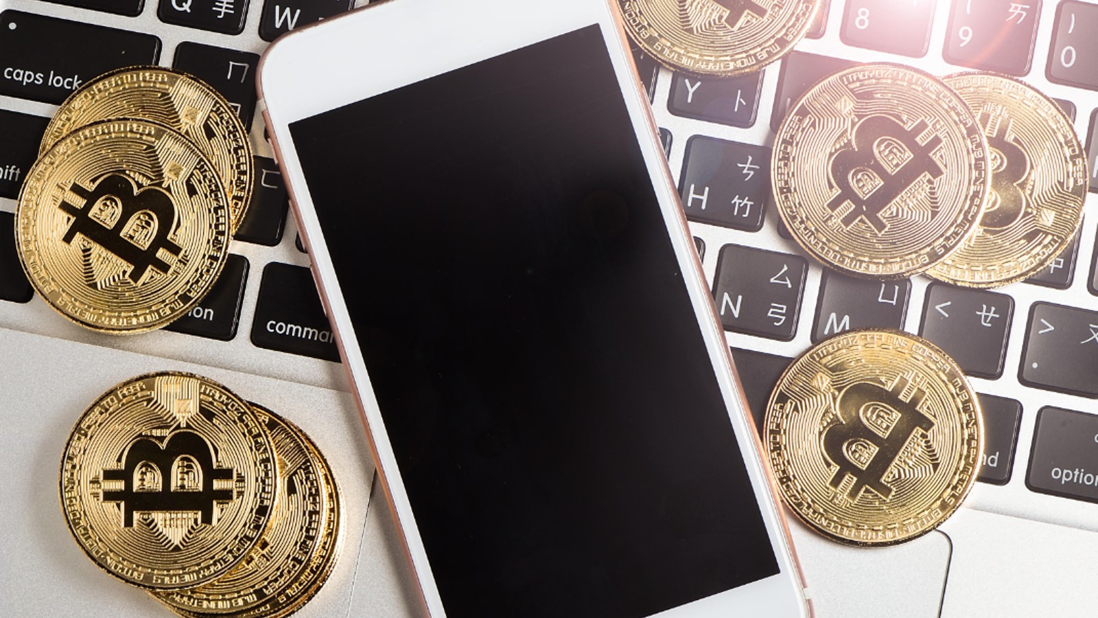 Bitcoin active addresses crash to lowest level since 2018