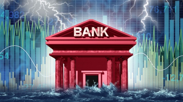 Bitcoin and gold more attractive as FDIC reveals 63 banks at risk of collapse