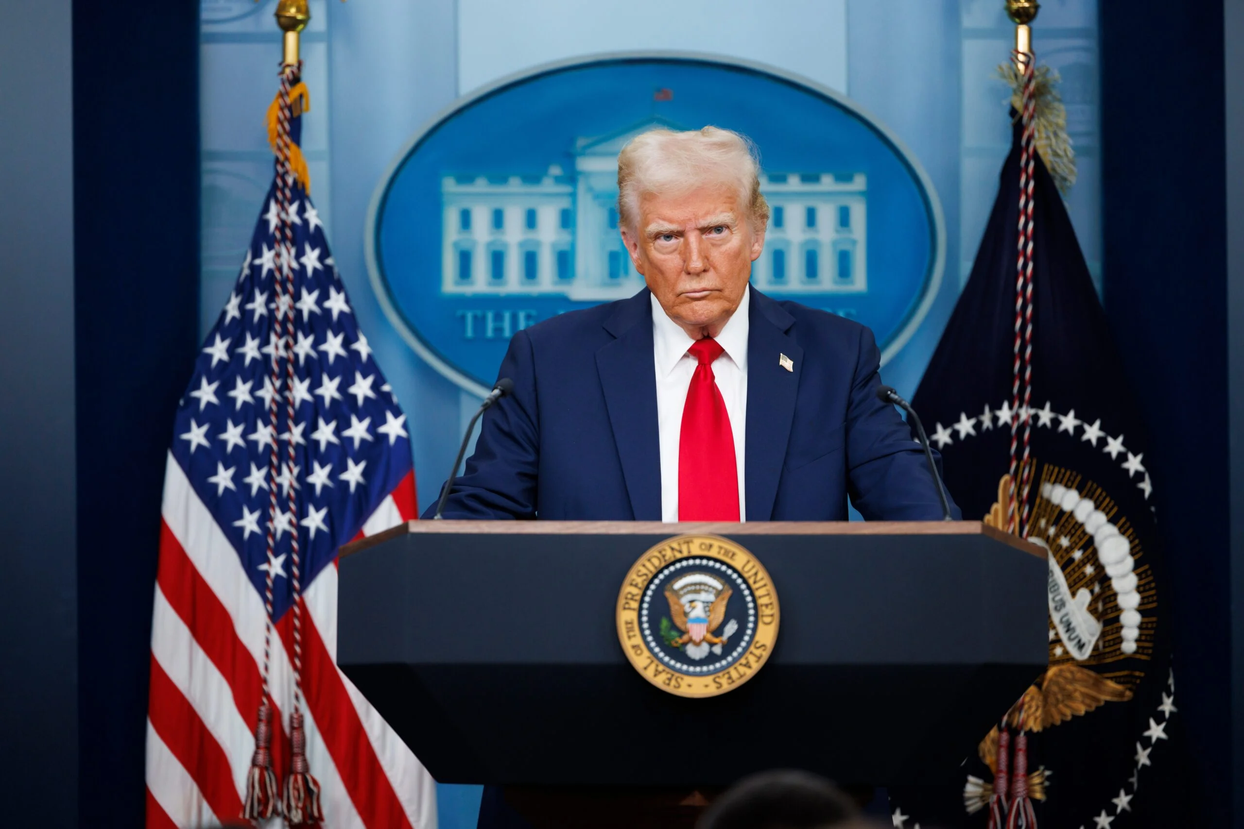 Bitcoin (BTC) and Stock Markets Plunge as Trump Announces Hormuz Strait Blockade