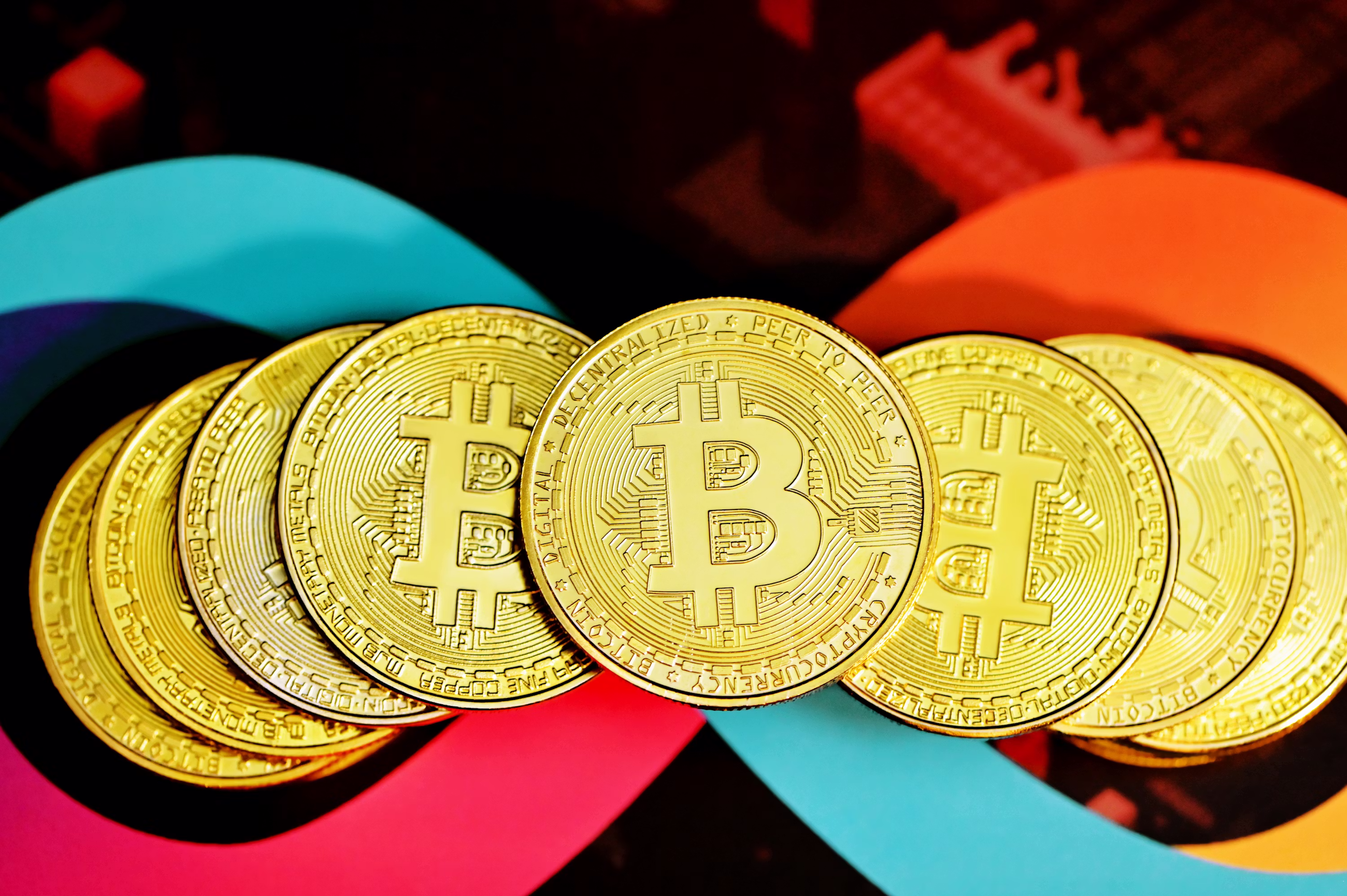 Bitcoin Caught In The Crossfire As Trump's Iran Deadline Nears