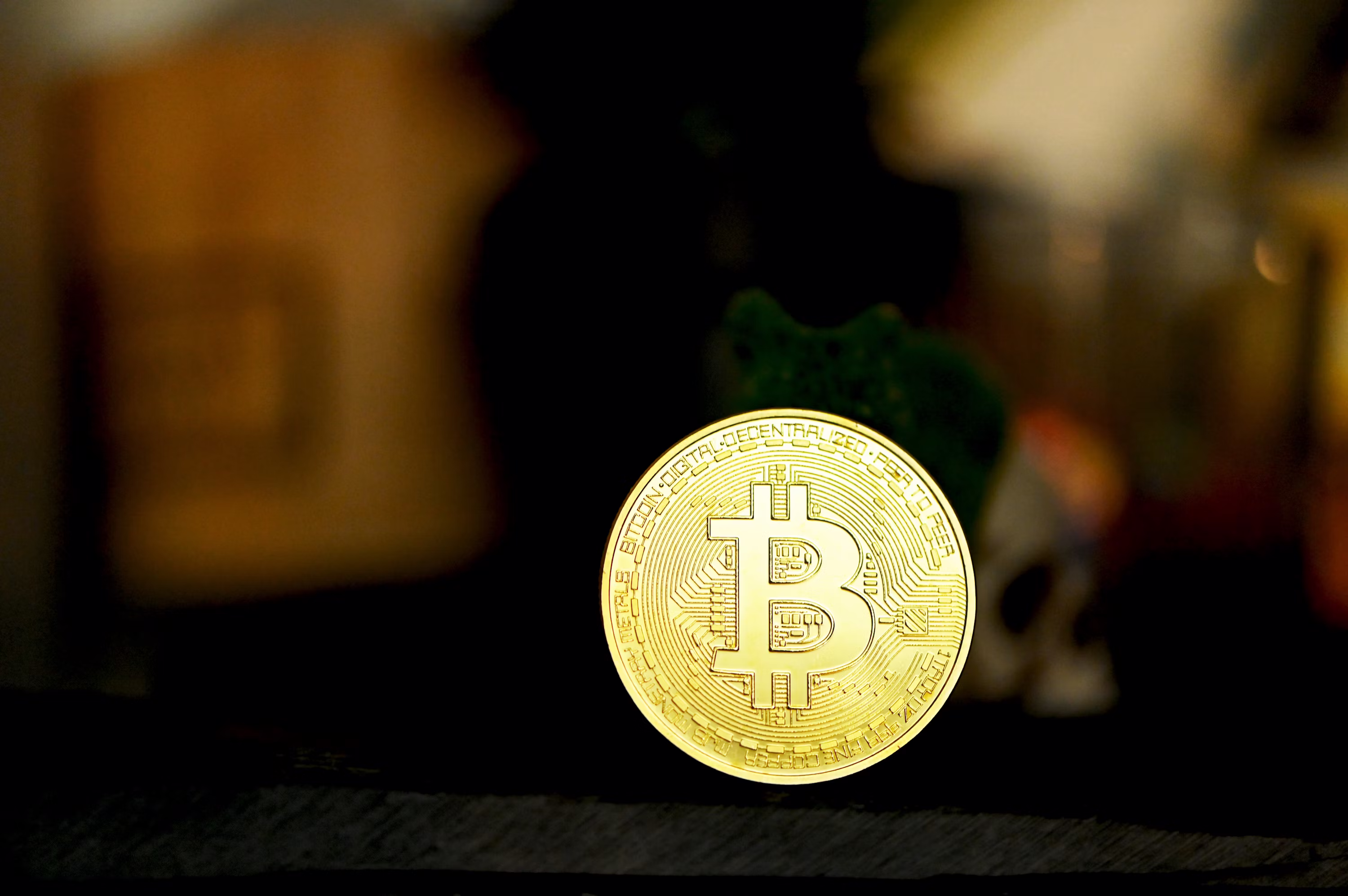 Bitcoin Drop Linked To Hidden $1.3 Billion ETF Trade, Analyst Reveals