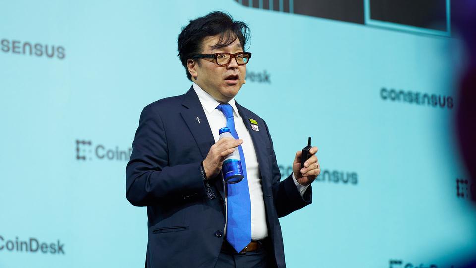 Bitcoin ending May above $76,000 would confirm new bull market, Tom Lee says