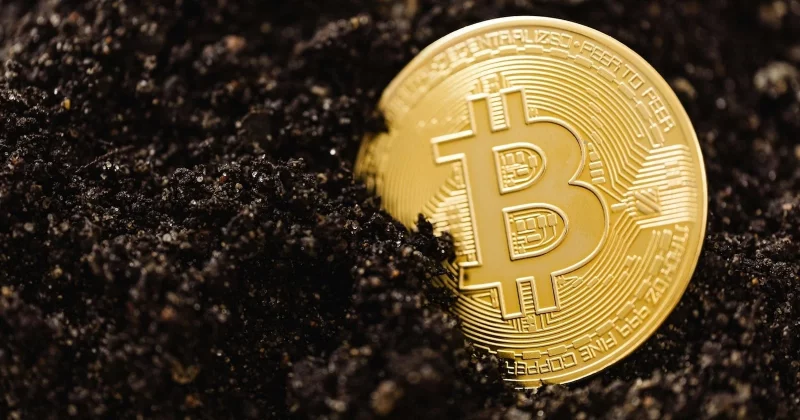 Bitcoin ETFs see $4.4B in outflows over record 13-day losing streak