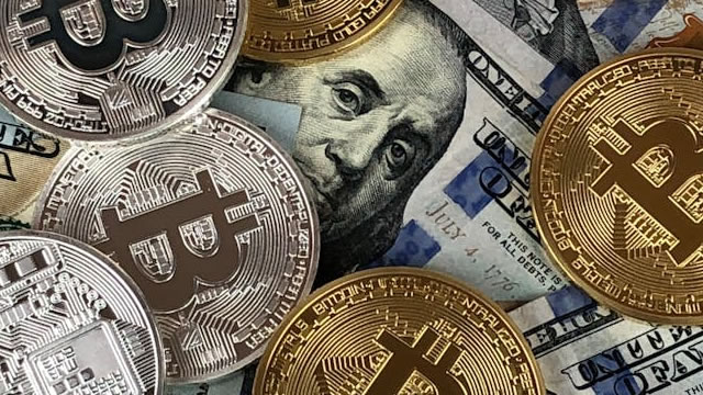 Bitcoin ETFs Surge: Political Uncertainty Meets Digital Opportunity
