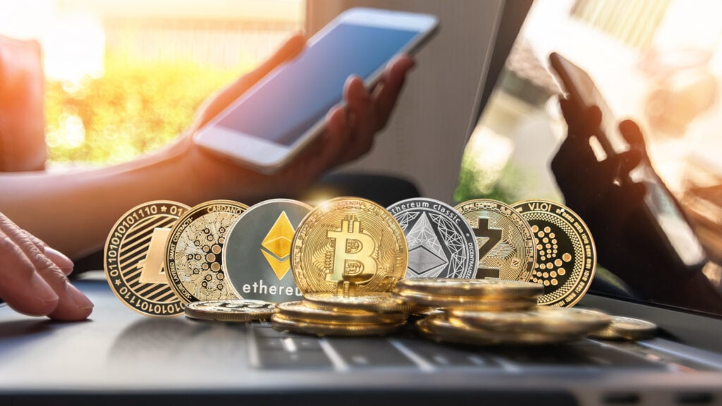 Bitcoin, Ethereum, XRP, Dogecoin Plunge Over 3% on Escalating US-Iran Tensions