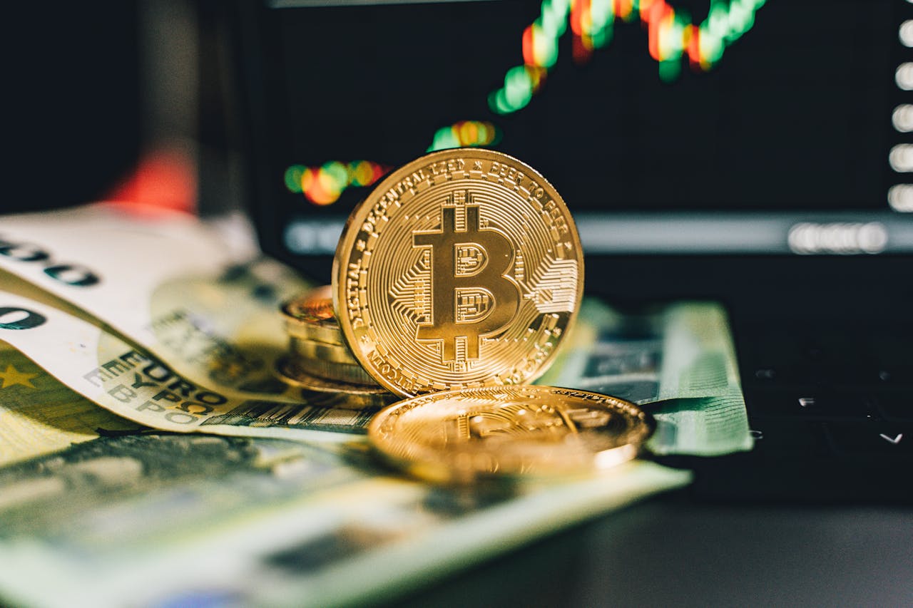 Bitcoin Holds Steady Near $71K as Crypto Defies Broader Market Turbulence