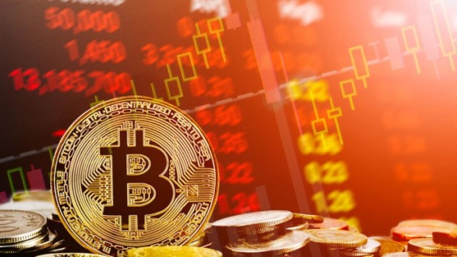 Bitcoin Institutional ETF Inflows May Spark Test Of Record Highs Next Week, Analyst Says; Coinbase Surges On Upgrade
