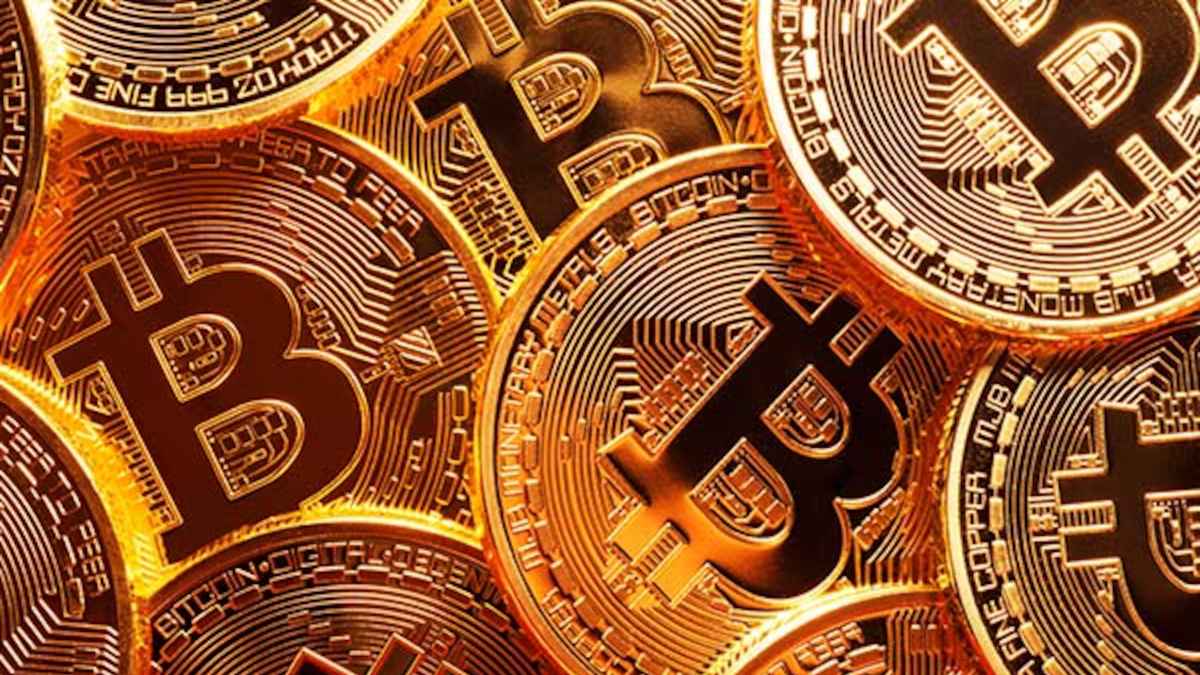 Bitcoin Mining Difficulty Heads for First Yearly Decline in 17 Years: Could BTC Price Benefit?
