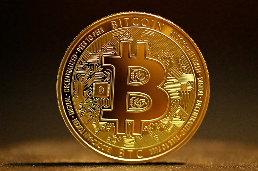 Bitcoin Next Big Move In Mid-April? Analyst Explains Why ‘Decision Time' Could Be Near
