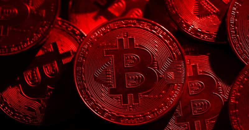 Bitcoin plunges below $68K as market selloff triggers over $1B in liquidations