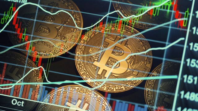 Bitcoin rebounds from three-week low ahead of CPI and Fed