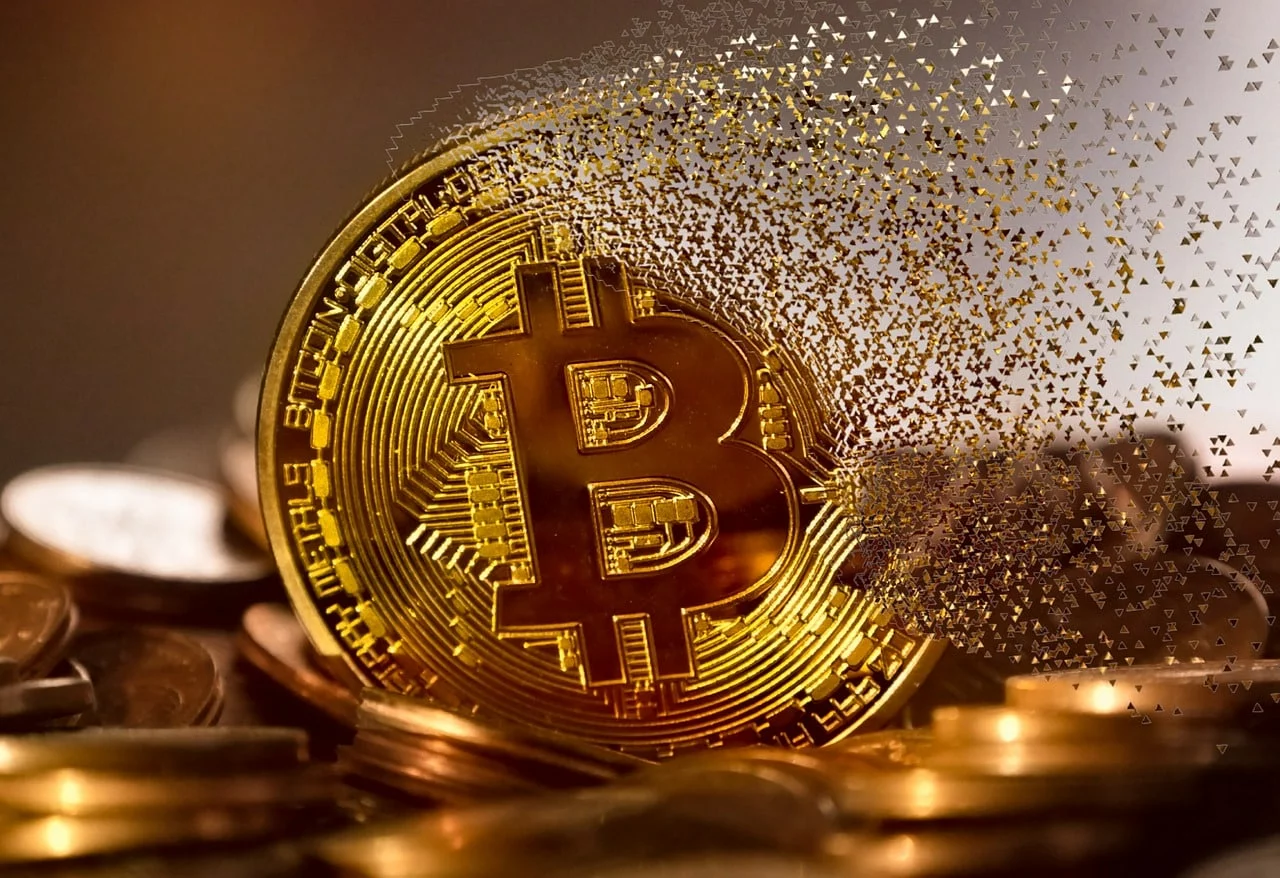 Bitcoin stopped trading the war. That's the whole story.