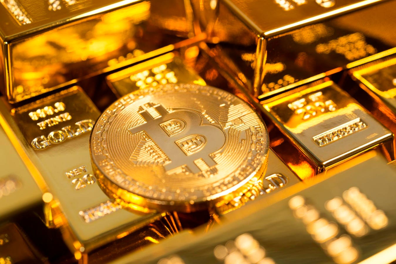Bitcoin Stuck In Limbo As Gold Outshines Crypto