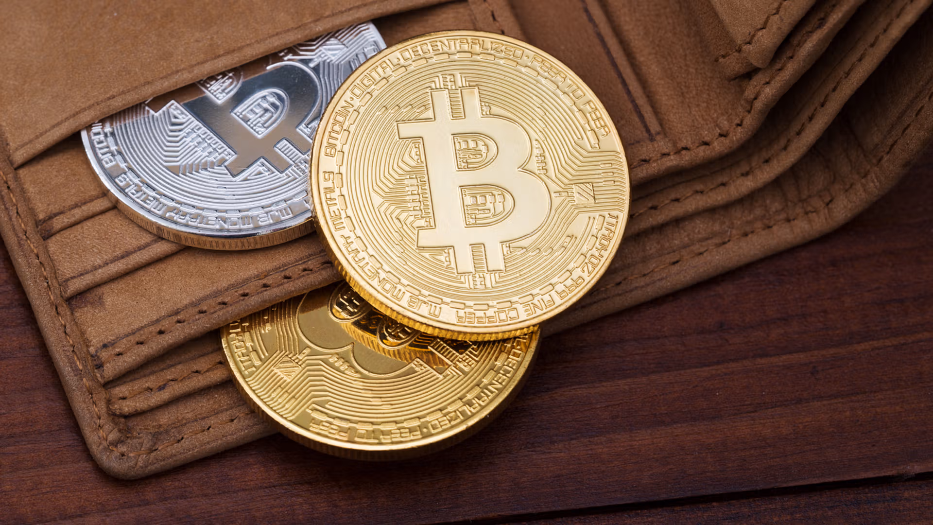 Bitcoin wallets untouched for 10 years moved $40 million. Most avoided exchanges