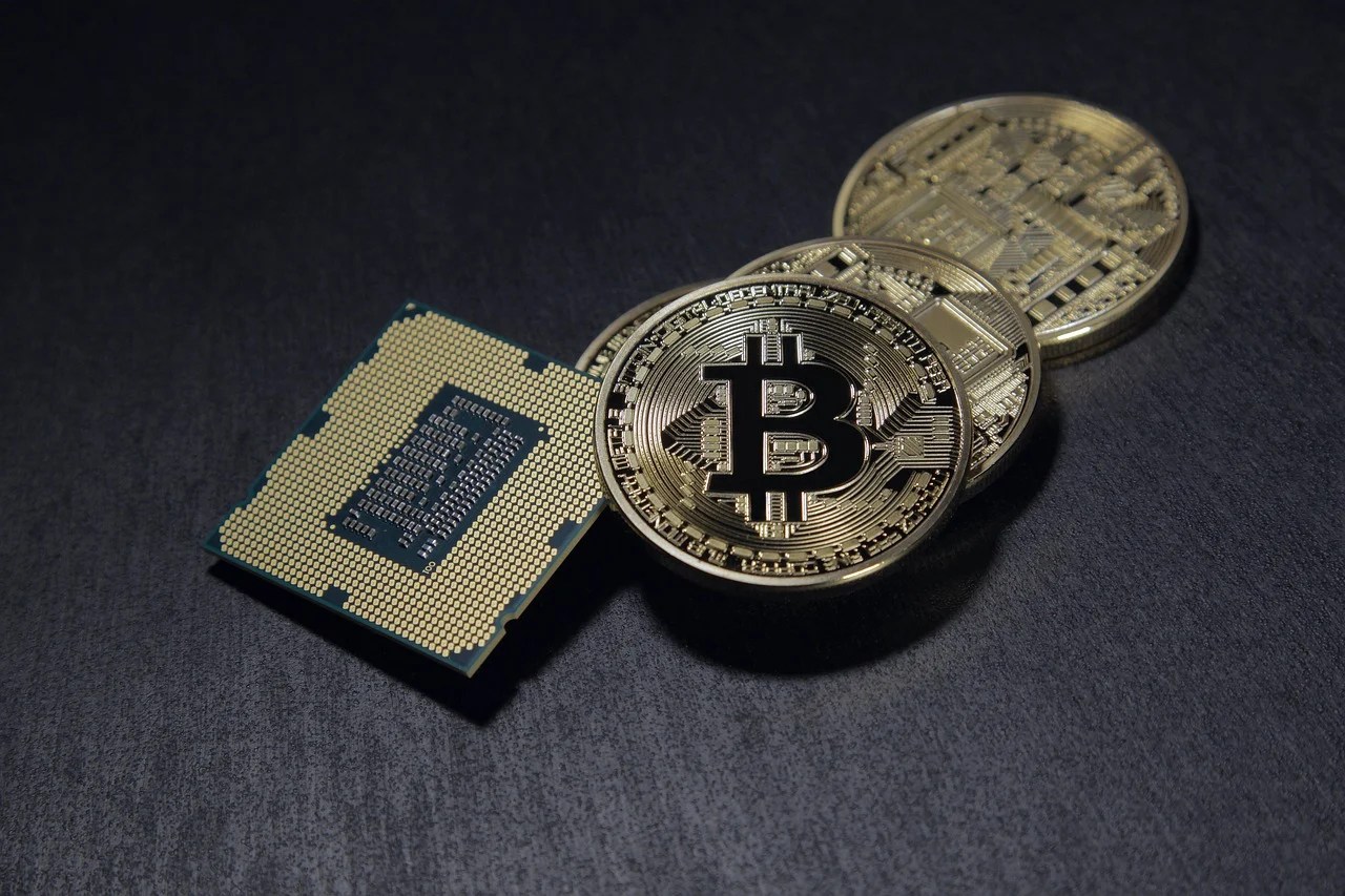 Bitcoin's Sideways Price Persists – See How Retail And Whale Investors Have Reacted