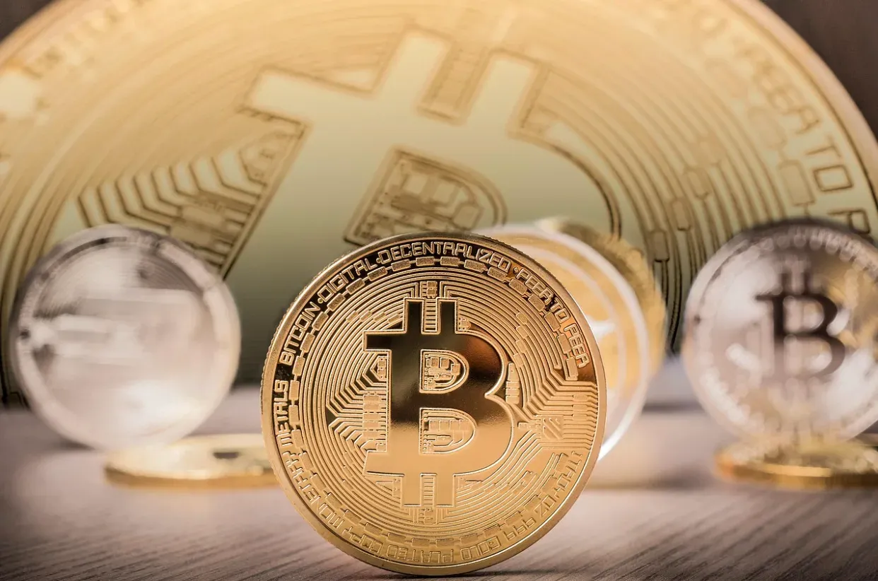 Bitcoin's Veterans Cash Out: Record Long-Term Holder Sell-Off