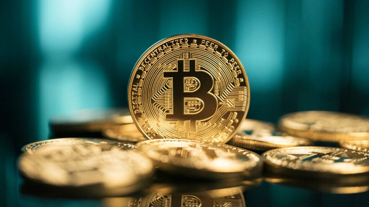 Bitwise CIO Predicts Bitcoin Will End 2026 “Significantly Higher”