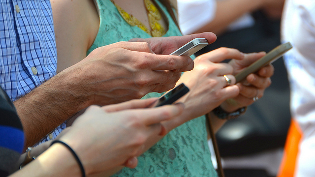 Foto von BlackBerry (BB) Stock Drops Despite Market Gains: Important Facts to Note