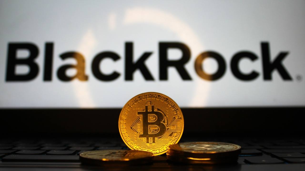 Blackrock Pulls in $204M as Bitcoin ETFs Finish the Week Positive