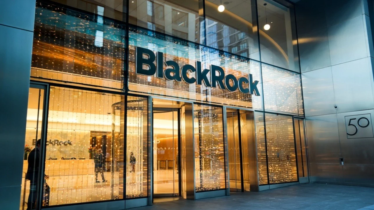 Blackrock's $50.2M Inflow Offsets Selling as Bitcoin ETFs Turn Green
