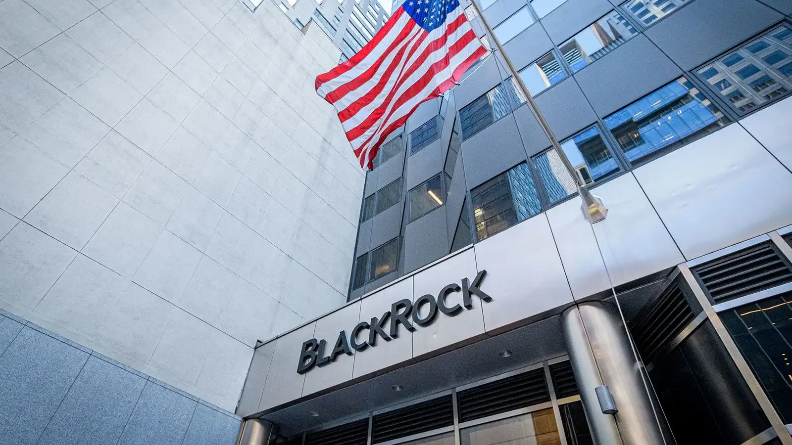 BlackRock's BUIDL Surpasses $900M on Avalanche Network