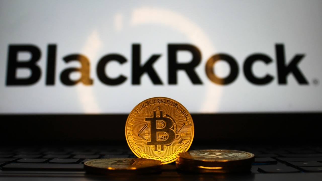 Blackrock's IBIT Sees $773 Million Weekly Exit as Bitcoin ETFs Lose $527 Million