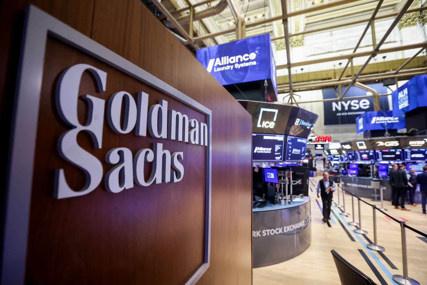 BREAKING – Goldman Sachs Bets On Bitcoin Income With New ETF Filing