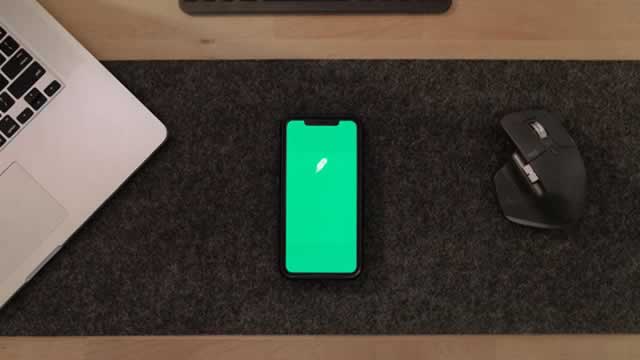 Brokers Suggest Investing in Robinhood Markets (HOOD): Read This Before Placing a Bet