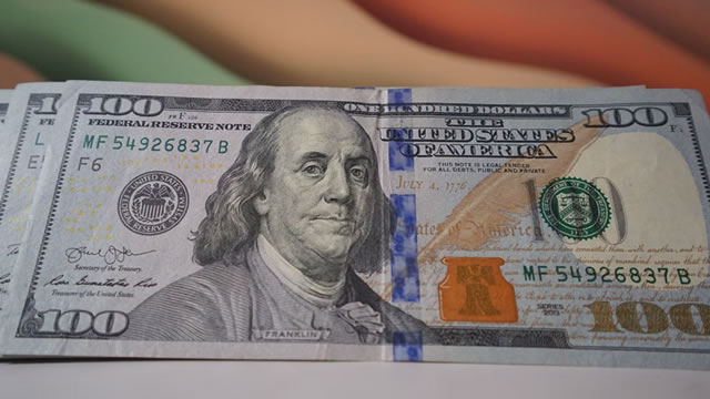 Building Wealth In Uncertain Times: 2 Picks To Combine Dividend Income And Growth