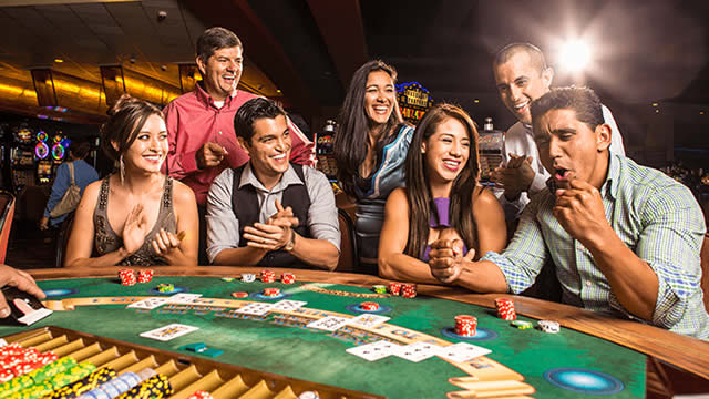 Caesars Entertainment Q1 Earnings Lag Estimates, Revenues Top