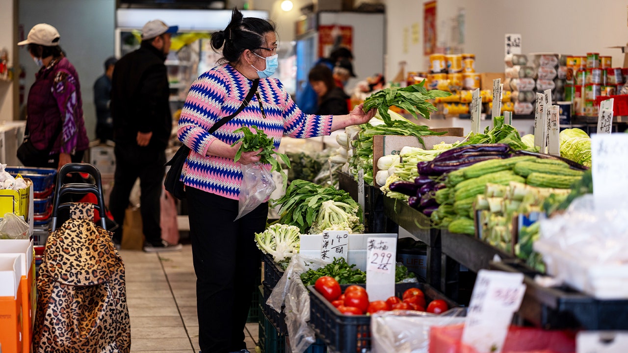 California grocery prices could rise as plastic packaging law takes effect