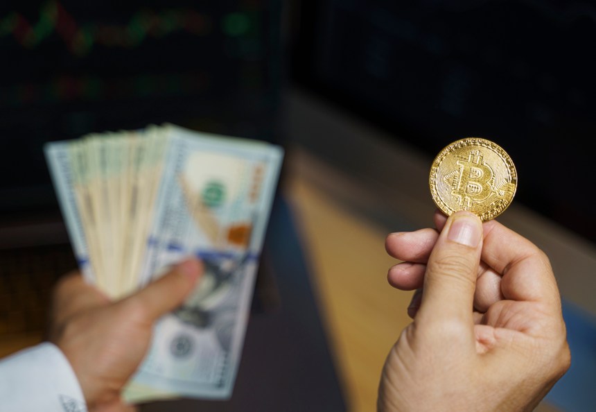 Can Bitcoin Buyers Join The Breakout Party? Analyst Says Not Yet