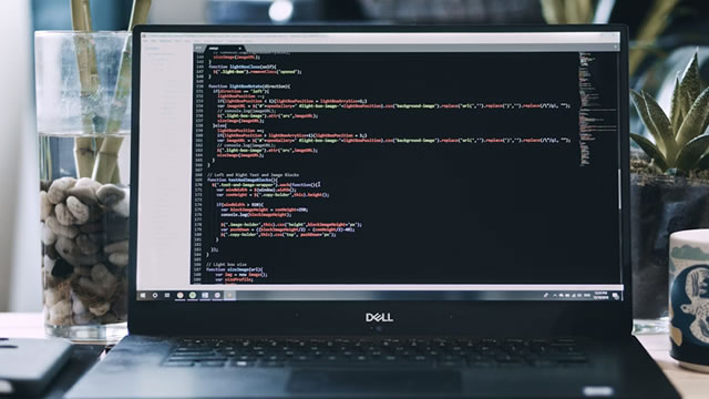 Can DELL Stock Regain Momentum After 27% Dip in One Month?