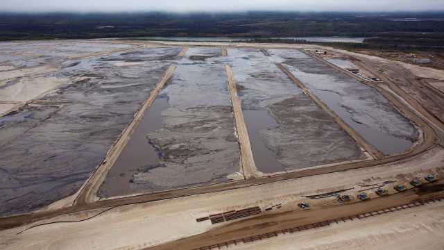 Canada to assess toxicity of compound found in oil sands tailings