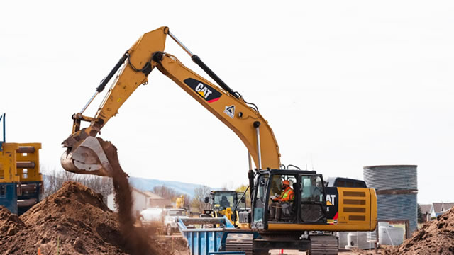 CAT Q2 Earnings Beat Estimates on Higher Volume and Pricing