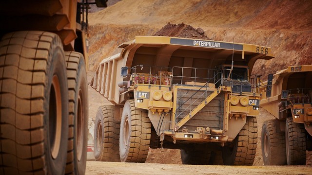Caterpillar hikes buyback by $20bn and lifts dividend 8%