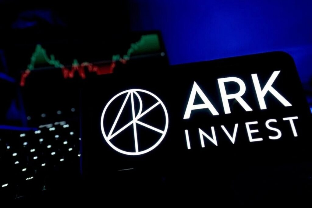 Cathie Wood Buys The Circle Dip: Ark Snaps Up $16 Million Worth Of CRCL Stock Amid Senate Stablecoin Pressure